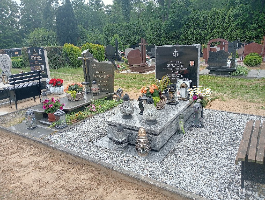 Grób Paweł Surowik